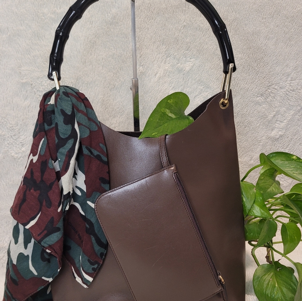 💙Vintage 💙Gucci💙Tom Ford 💙Bamboo Handle ShoulderTote Bag and pouchette💙 - Picture 3 of 12